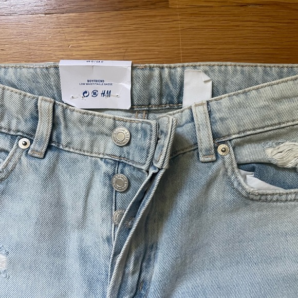 &Denim/H&M factory distressed light wash low rise boyfriend jean size 0 - Picture 7 of 7